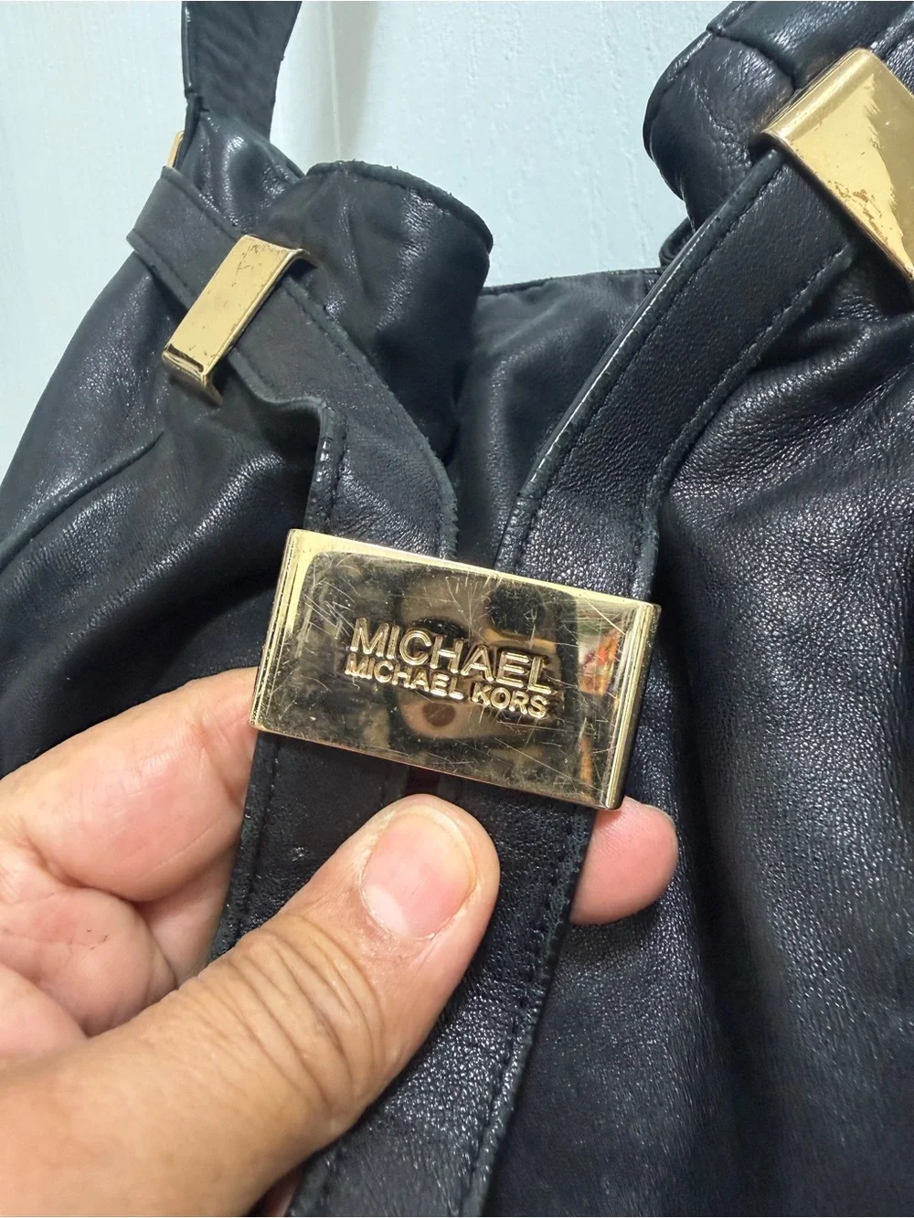 Leather hobo shoulder bag, Michael Kors Beverly, black with gold hardware